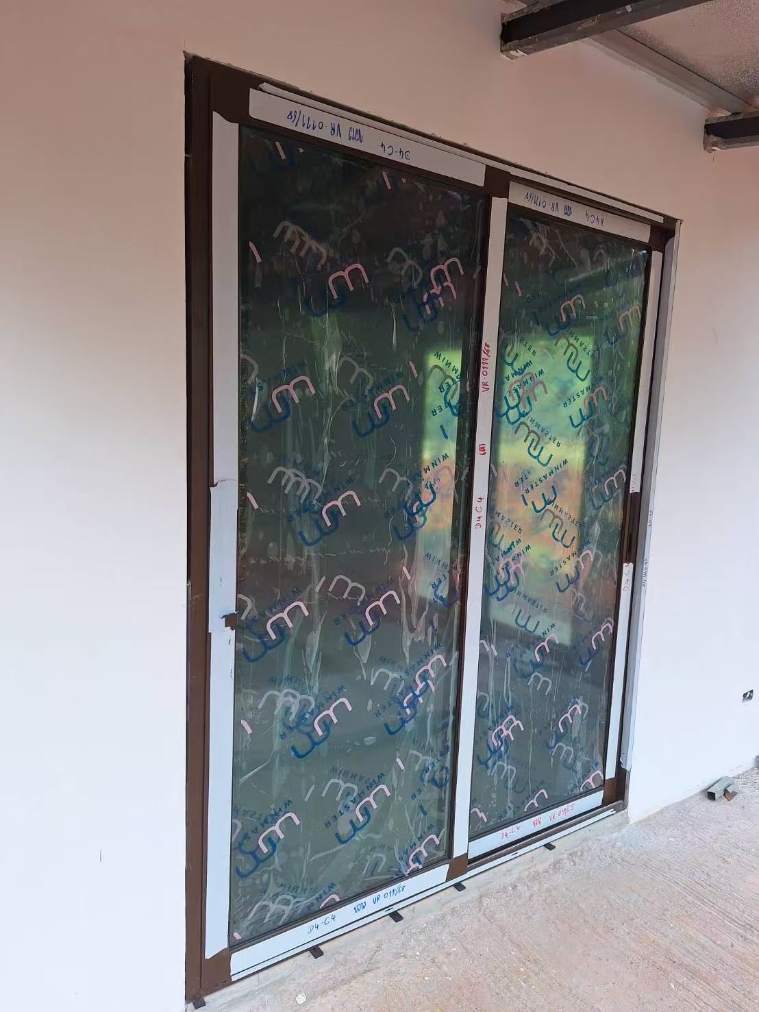 Medium-Tack Film for Aluminum & Glass 7