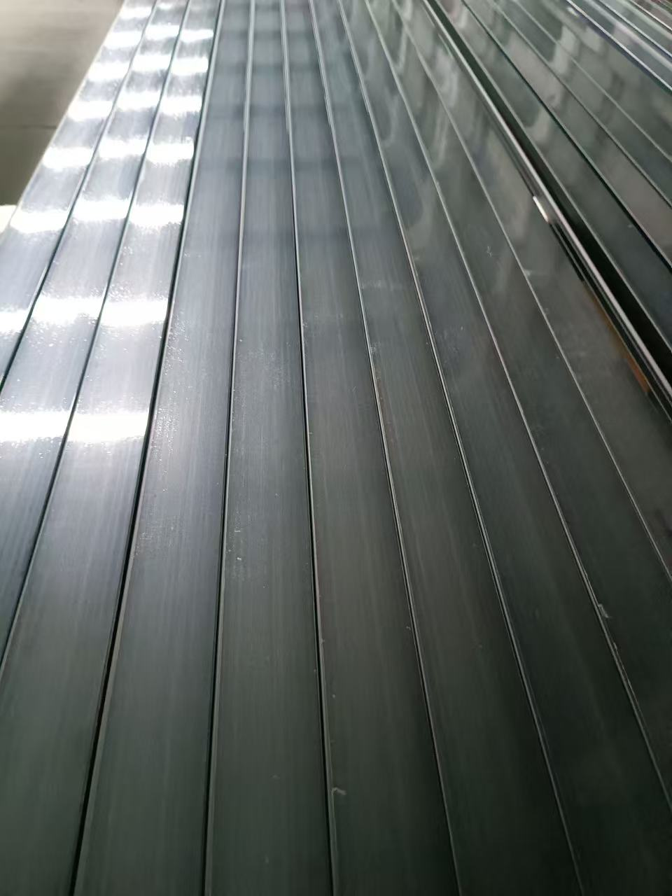 Medium-Tack Film for Smooth & Sandblasted Aluminum 2