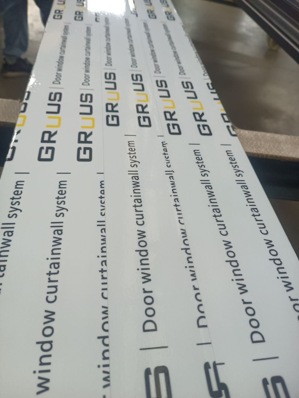 Medium-High Tack Film for Anodized Profiles 2