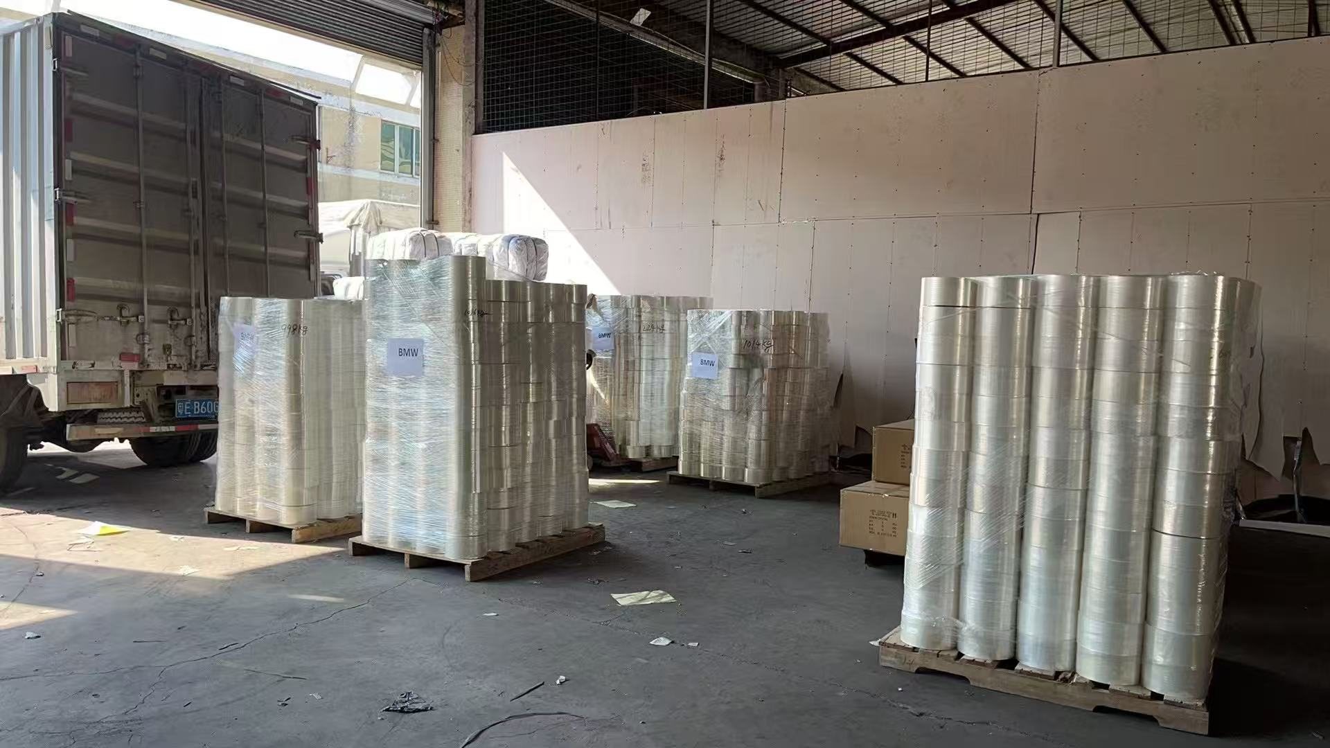 Medium-Tack Film for Matte Powder-Coated Aluminum 7